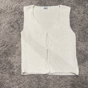Rumored cream knit vest top size Small